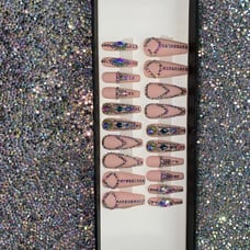 Press on nails