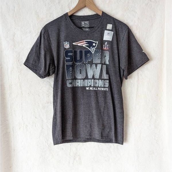 Fanatics NFL Pro-Line Patriots Super Bowl Champs T-Shirt Youth XL Super Bowl LI