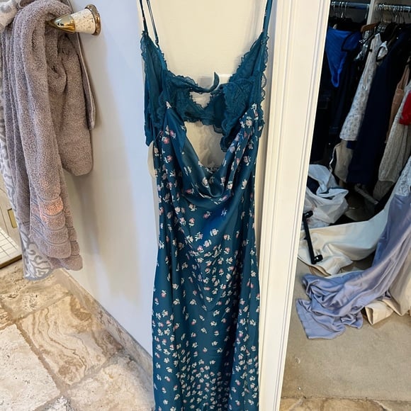 Gossamer Glow Floral Print Cutout Lace Trim Nightgown