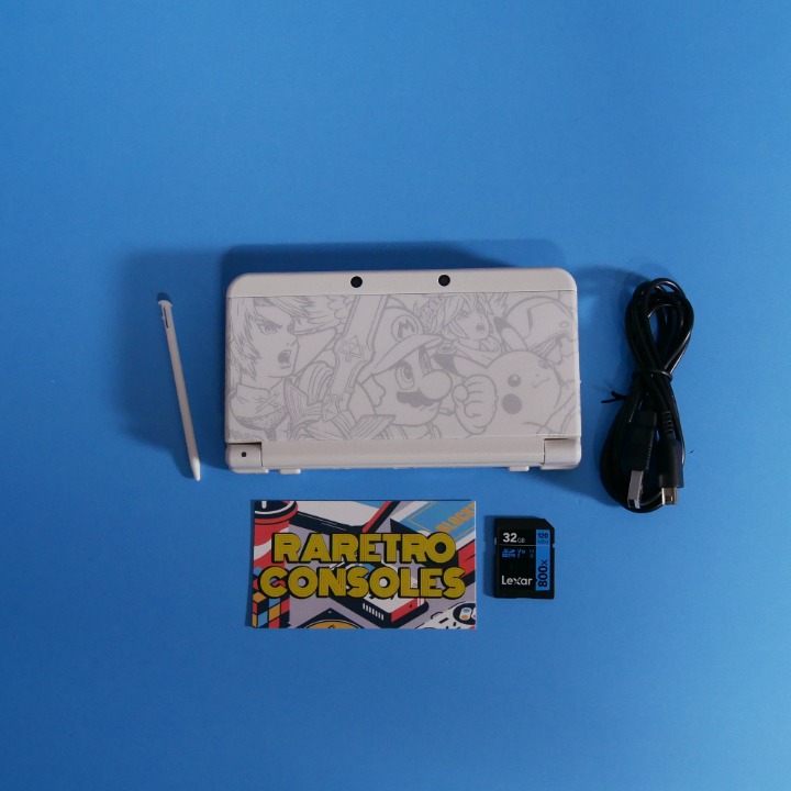 New Nintendo 3DS with No. 039 White Super Smash Bros Plates W/ 32GB SD & Games