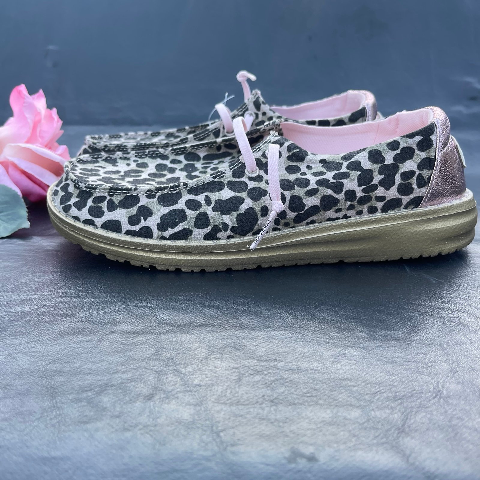 Hey Dude Wendy Girls big Kids Size 6 Leopard Print/Gold Slip On