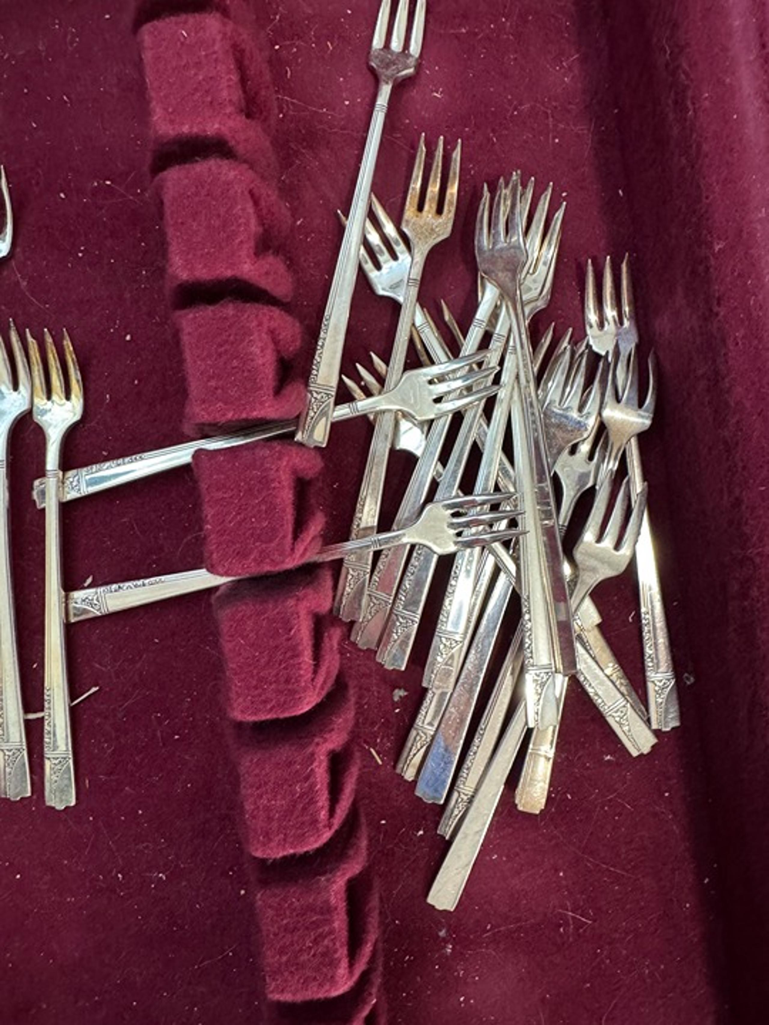 Lot of 30 Vintage Silverplate Fruit Forks