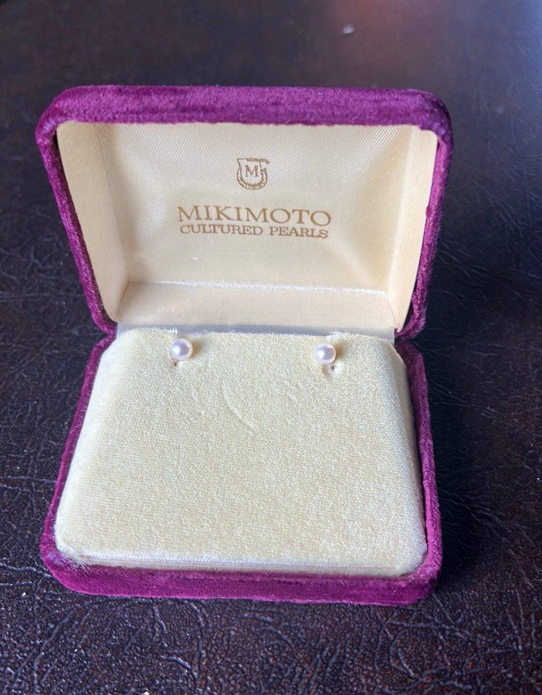 Mikimoto Cream 18k yellow gold pearl earrings