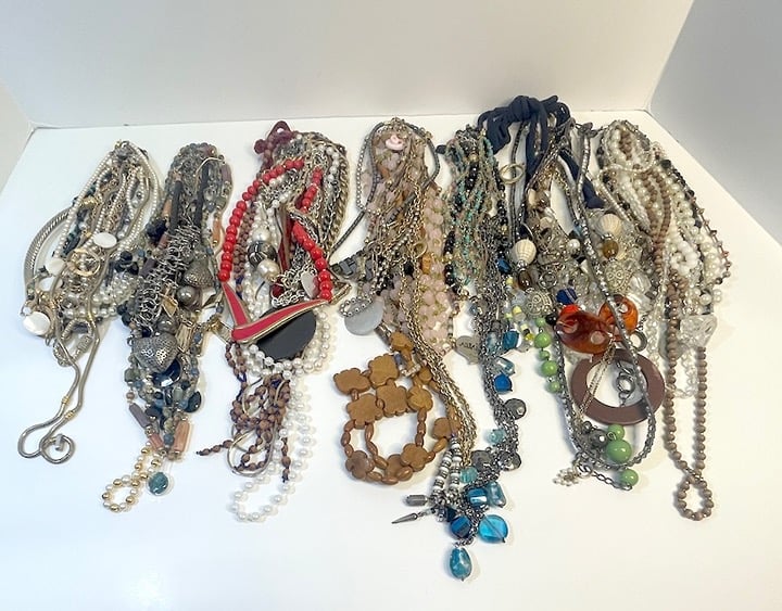 70 pc Lot of All Wearable Necklaces Vintage to Modern Jewelry Lot AB1