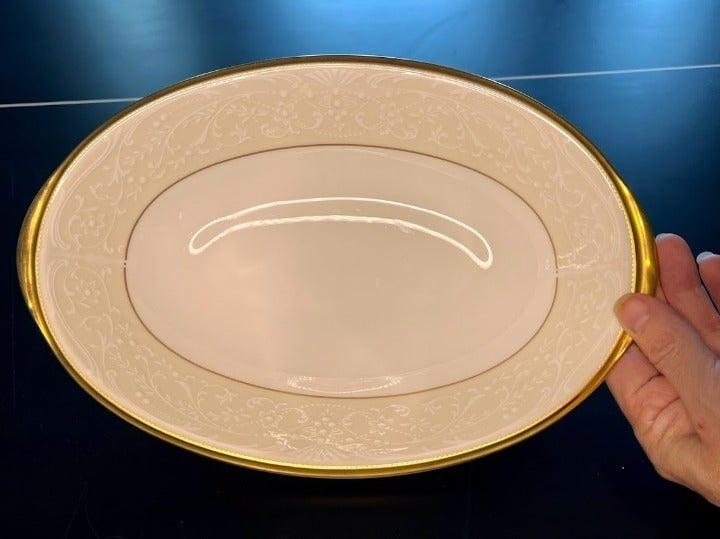 Noritake White Palace Bone China, 10 oval vegetable bowl