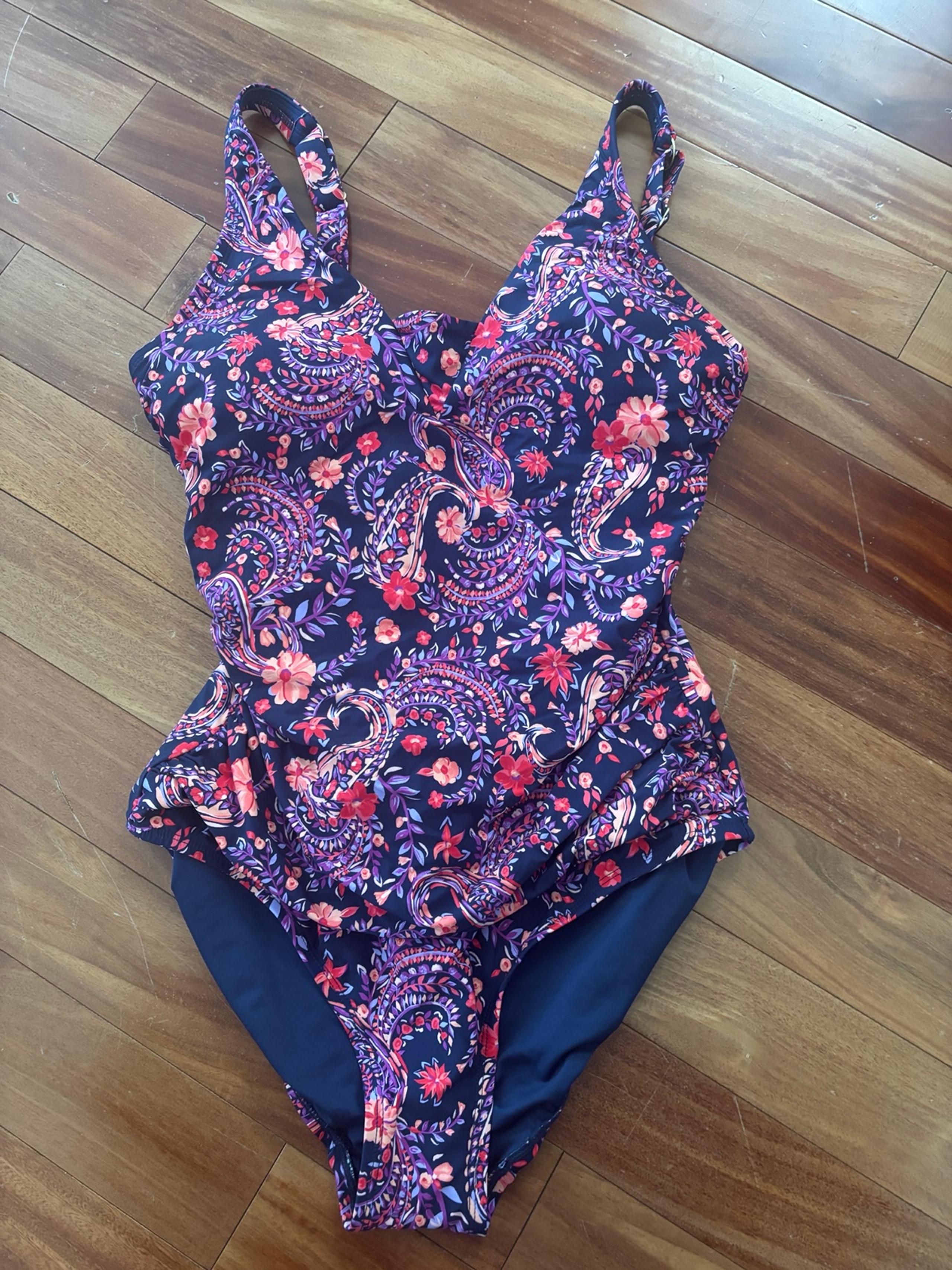 Women’s Large Lands End One Piece Swimsuit NWOT