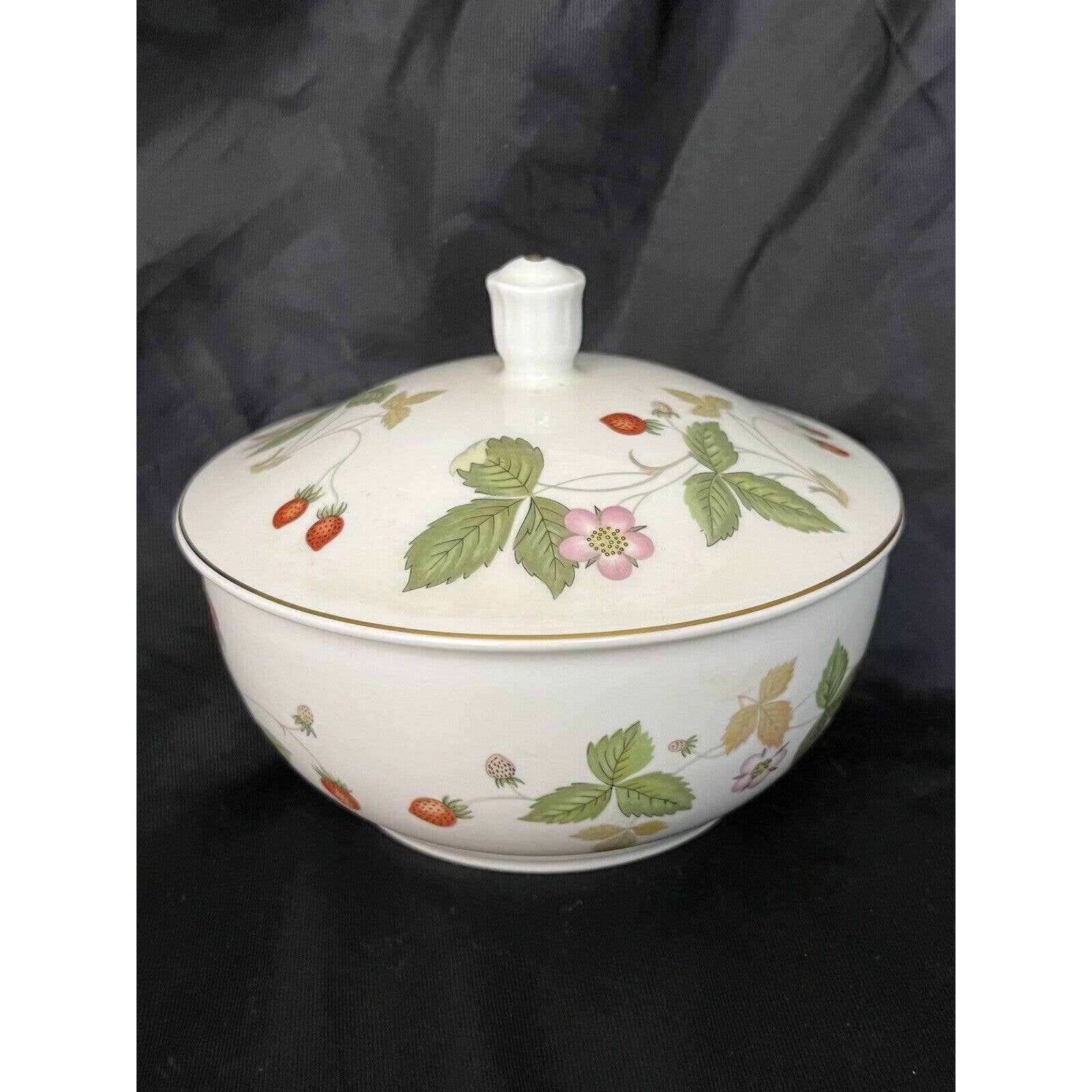 Rare Wedgwood Wild Strawberry Candy Dish Bone China Made in England 4.5 x3.5