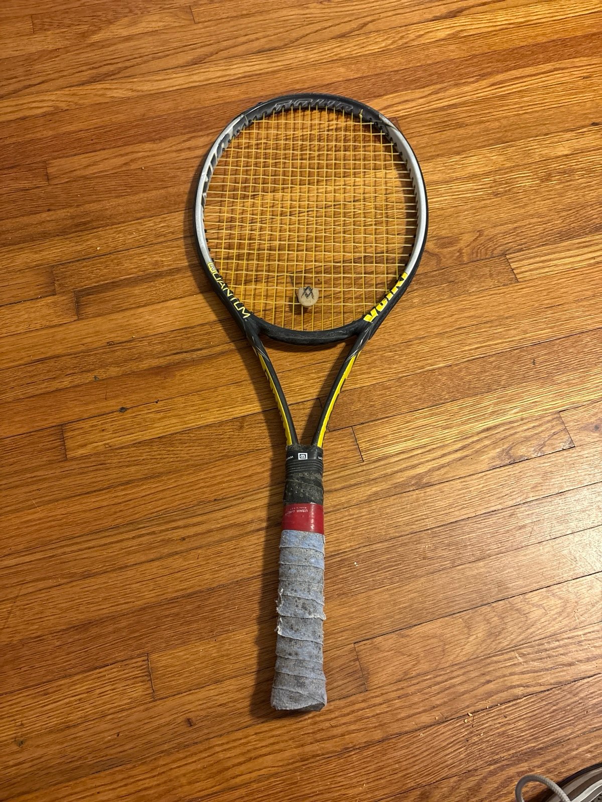 Volkl Quantum 10 tour tennis racket