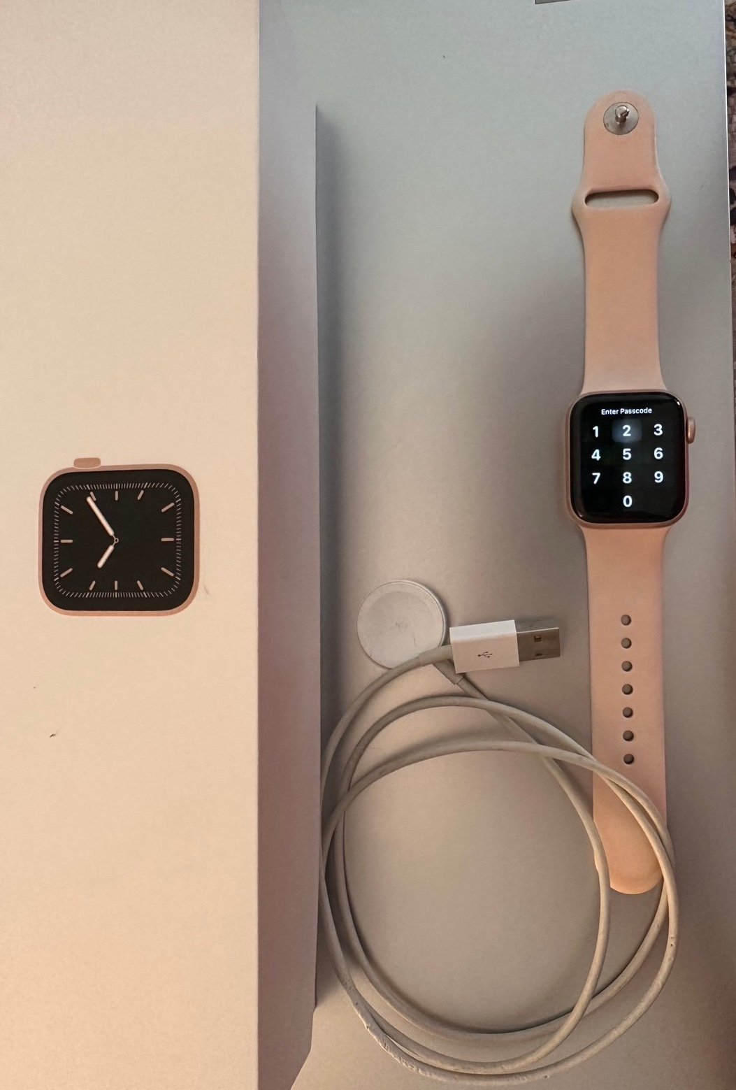 Apple Watch Series 5 40mm Aluminum Gold GPS