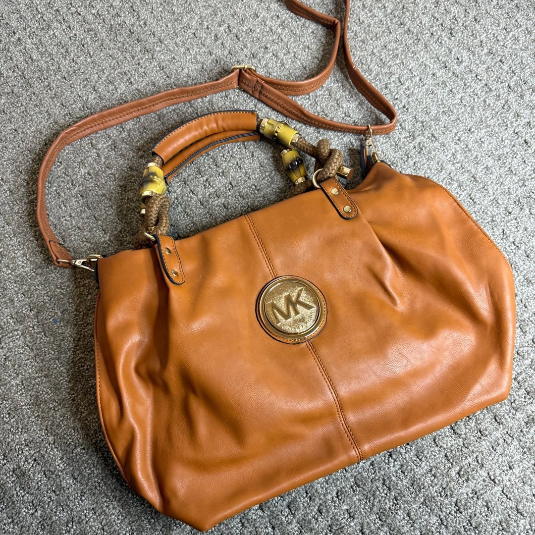 michael kors tan shoulder bag