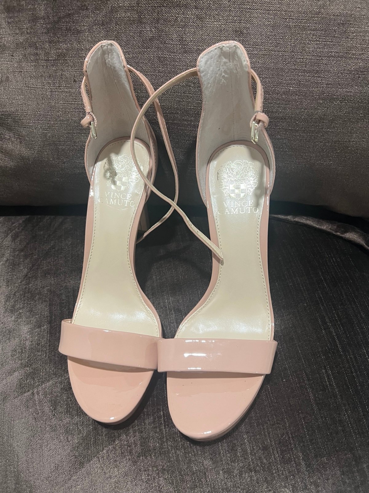 Vince Camuto Balindia Baby Doll Soft Patent Heels size 7.5
