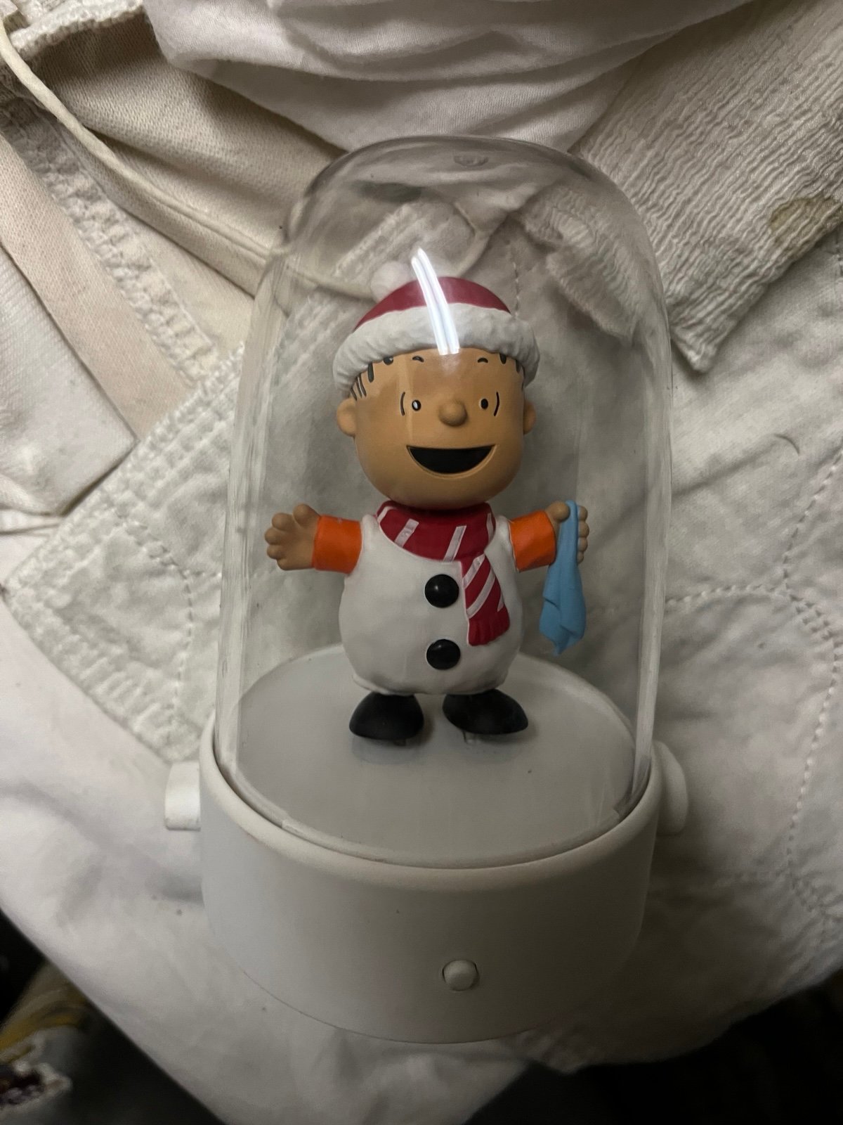 Hallmark linus snowman tapper peanuts cvs christmas winter dome music snoopy