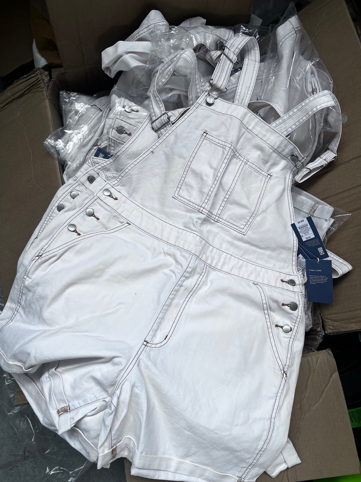 New Wholesale Jean overalls for Women 5 pieces Retail 300