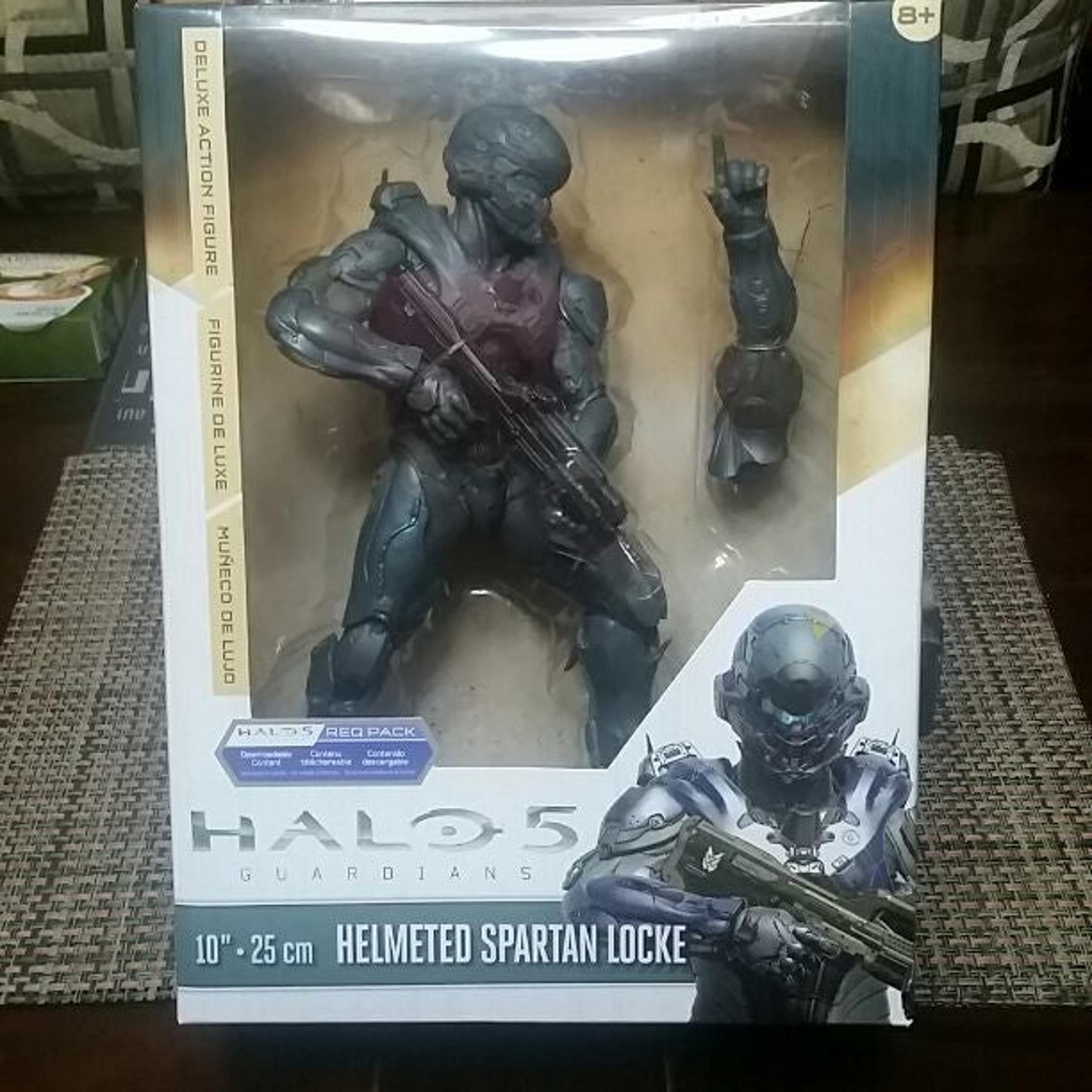 Halo 5 helmeted  spartan locke