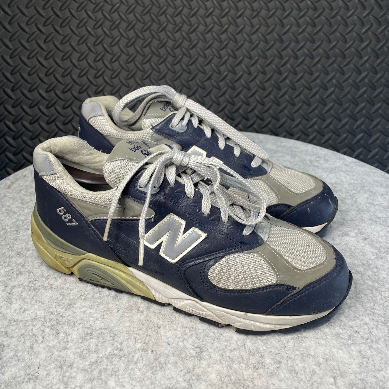 New Balance Men's 587 Made In USA Blue Gray Running Shoes Size 8 2E M587NV