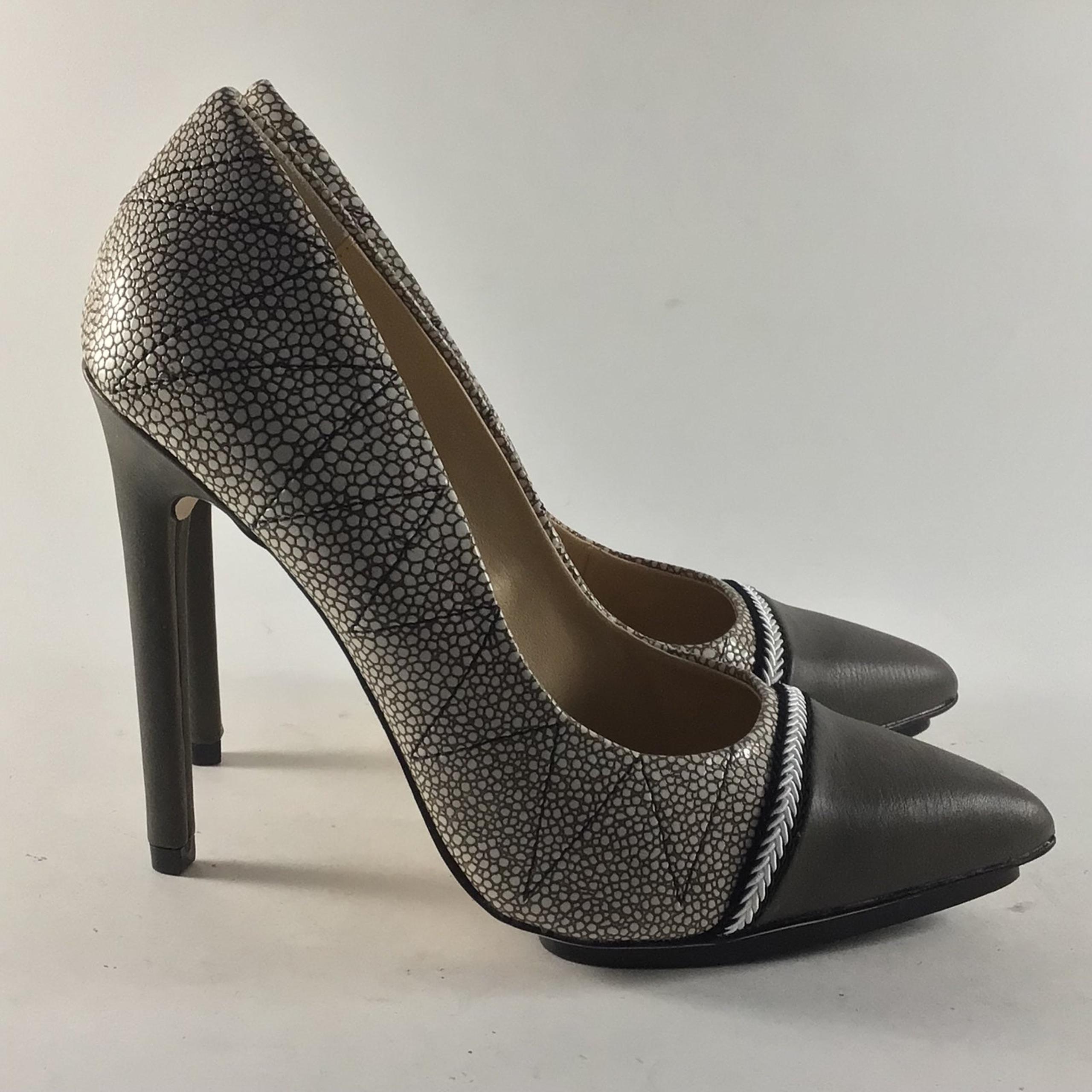 GX by Gwen Stefani Ryoko womens pointed toe stiletto heels gray size 6.5