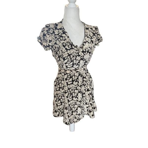 Lauren raulph Lauren 100% silk floral knee length dress EUC