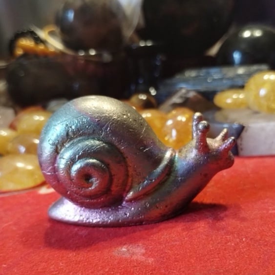 Bismuth snail