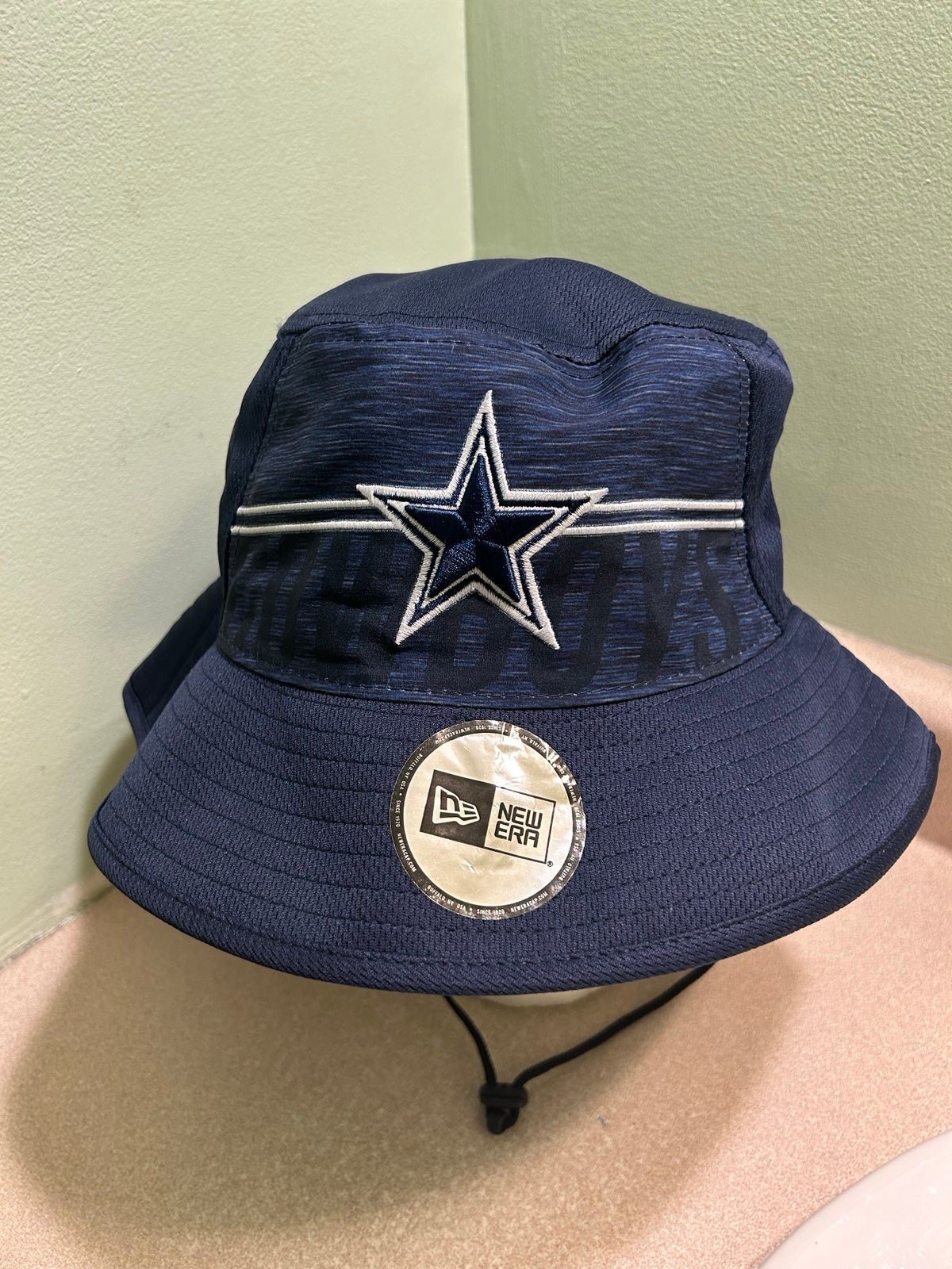 NFL NEW ERA DALLAS COWBOYS ADJUSTABLE DRAWSTRING BUCKET FISHING HAT ONE SIZE