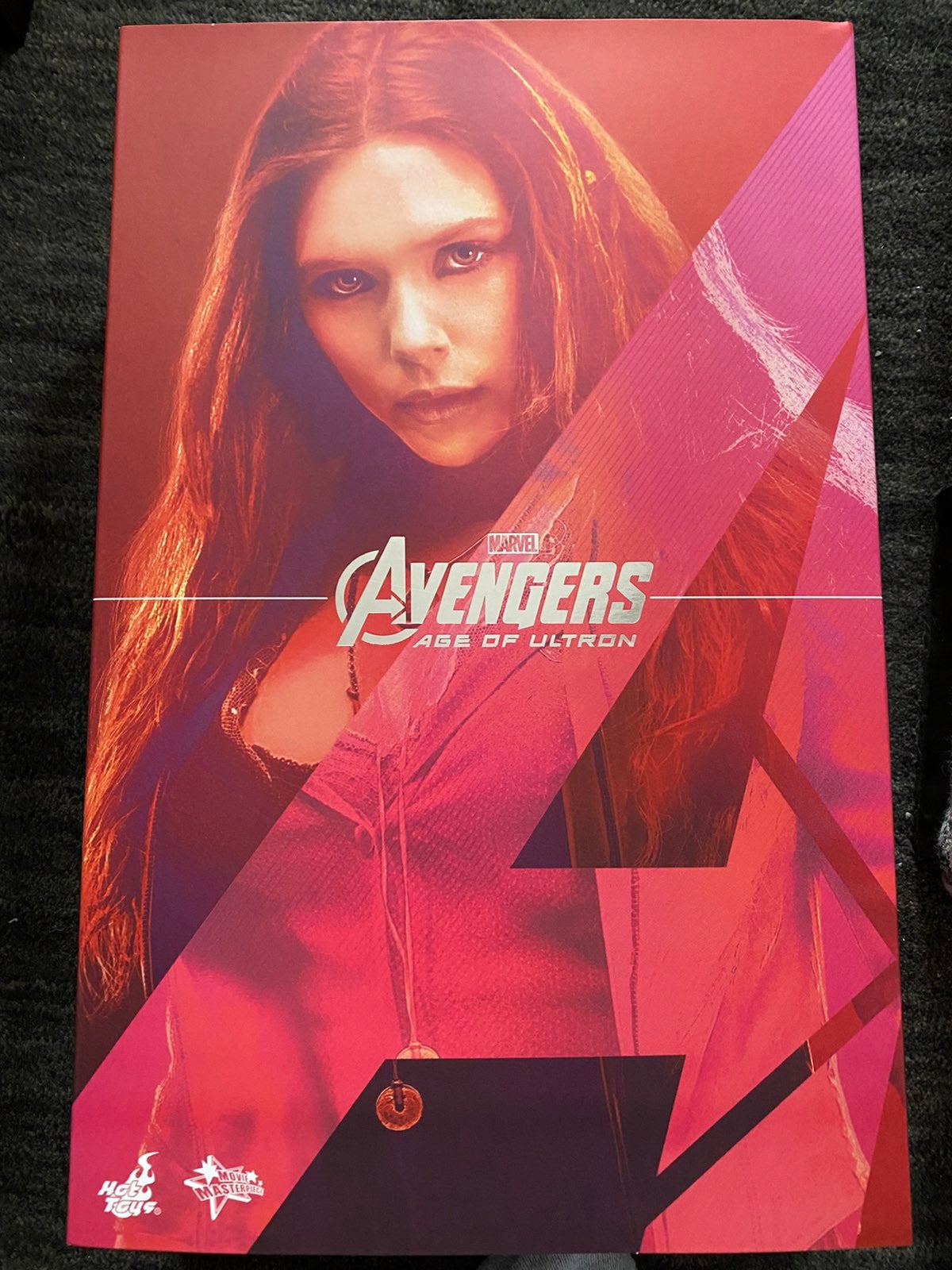 Scarlett Witch sideshow hot toy