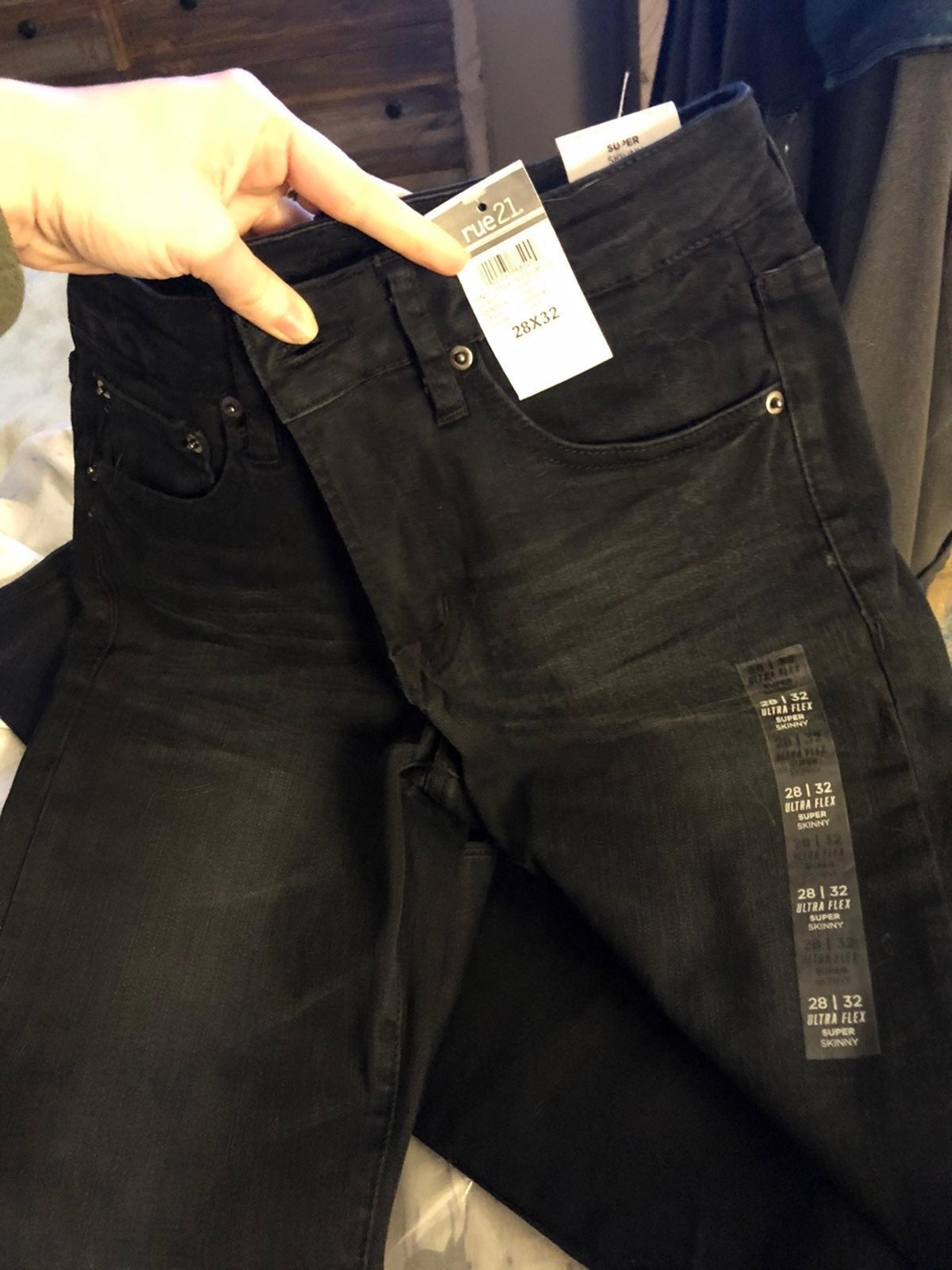 Brand New w/ tags 28/32 Super Skinny U