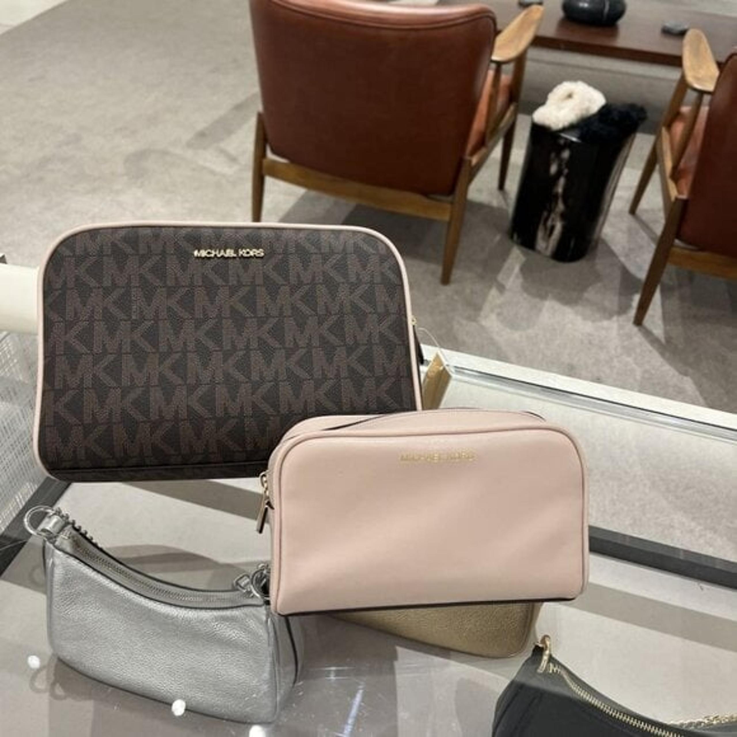 MICHAEL KORS Jet Set Travel Large Signature Logo 2-in-1 Pouch 38R3GJ6U9B