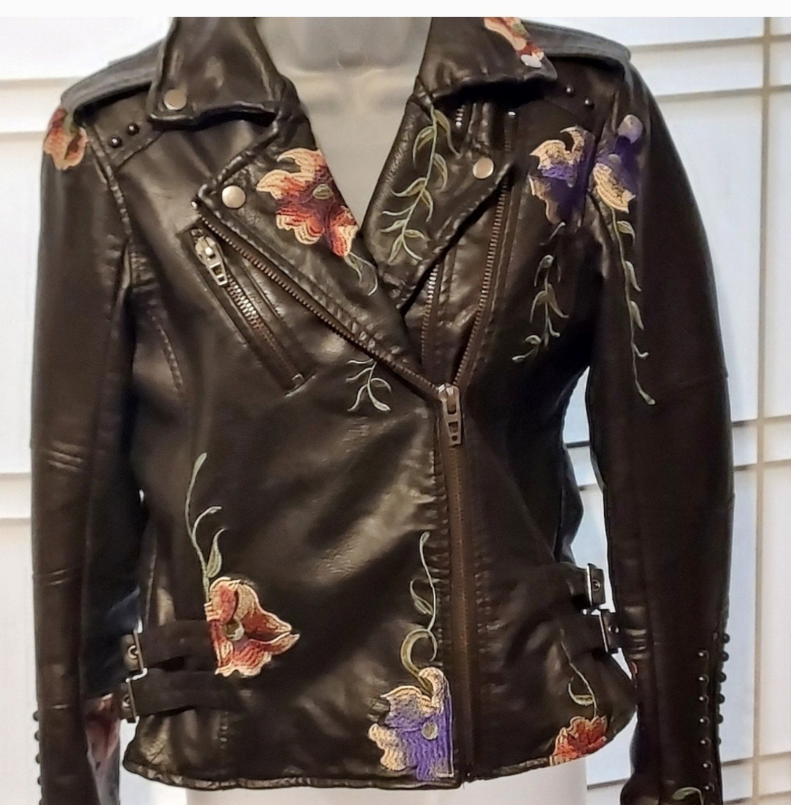 ⤵️Colleen Lopez floral embroidered black vegan leather moto jacket *SM