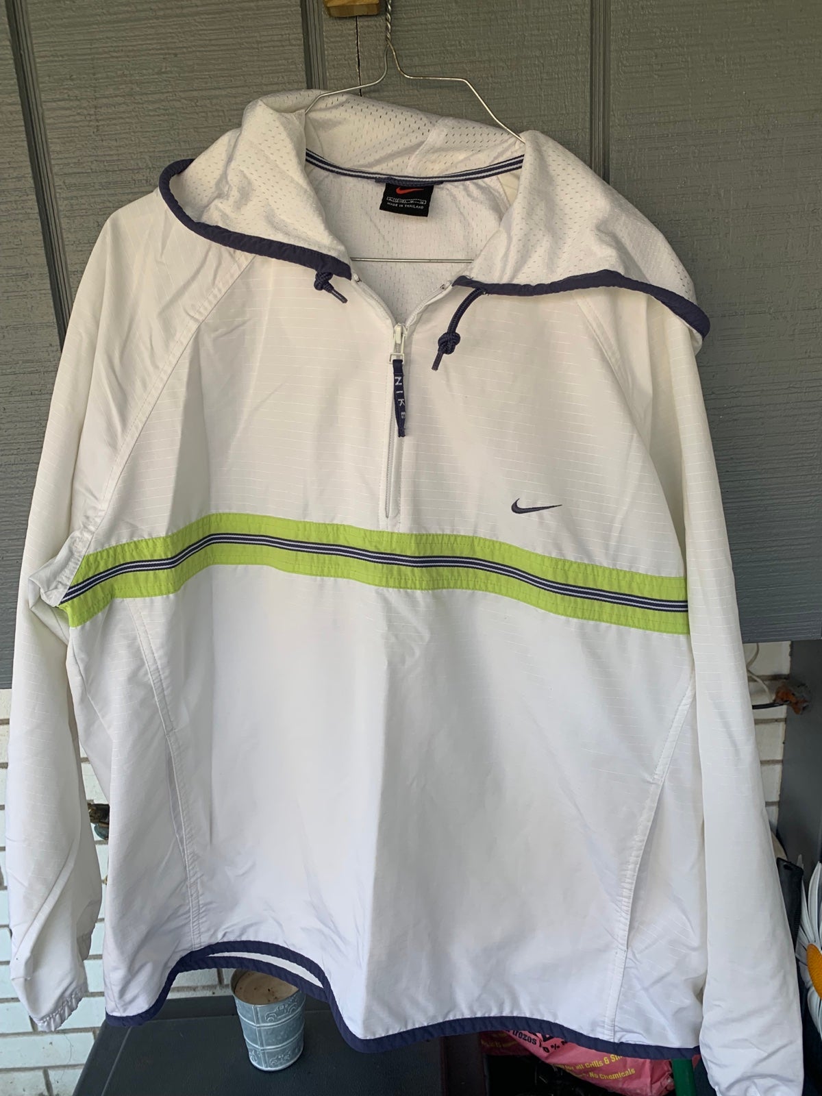 nike 1/4 zip hooded windbreaker style jacket mens Large white striped
