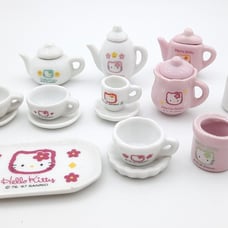 Sanrio Hello Kitty 1 mini porcelain tea set
