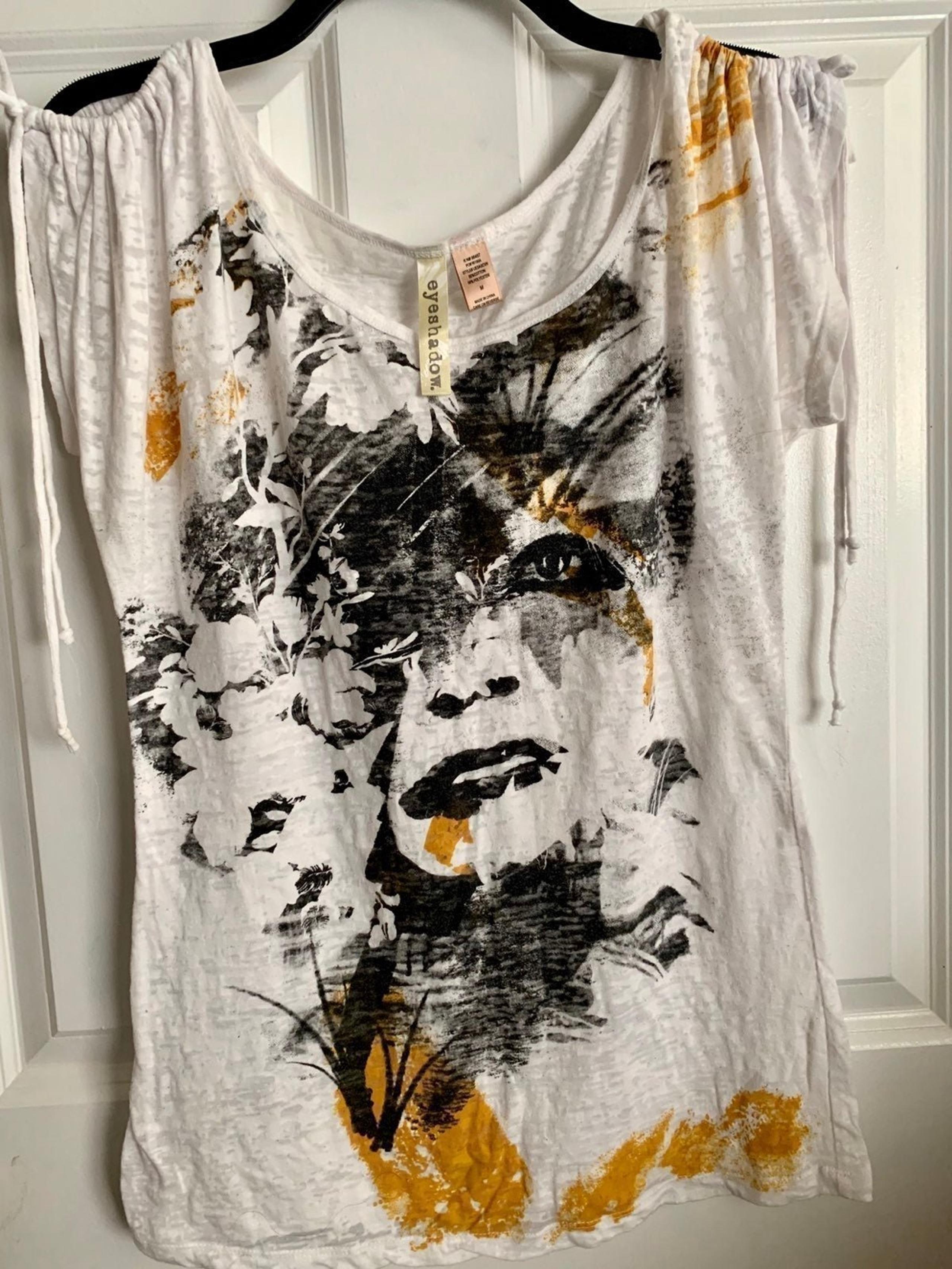 Peekaboo Shoulder Top