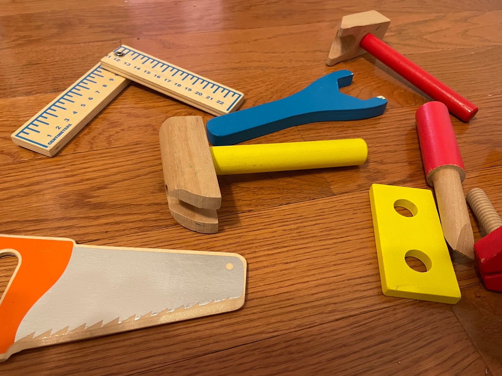 Melissa and Doug tool box and belt