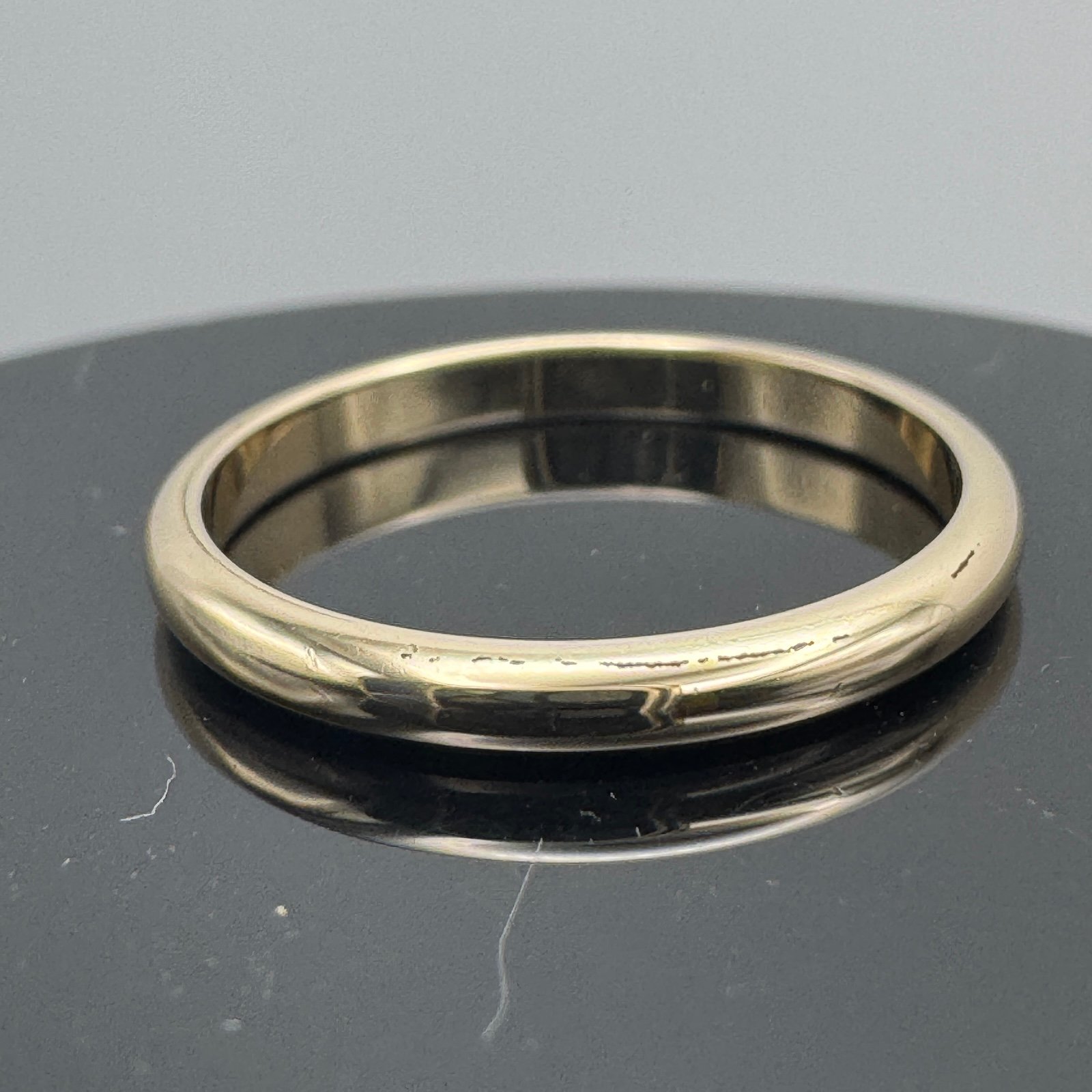 Solid 14k Gold Band Ring / Size 5.85 / 1.85 Grams / 2mm Wide