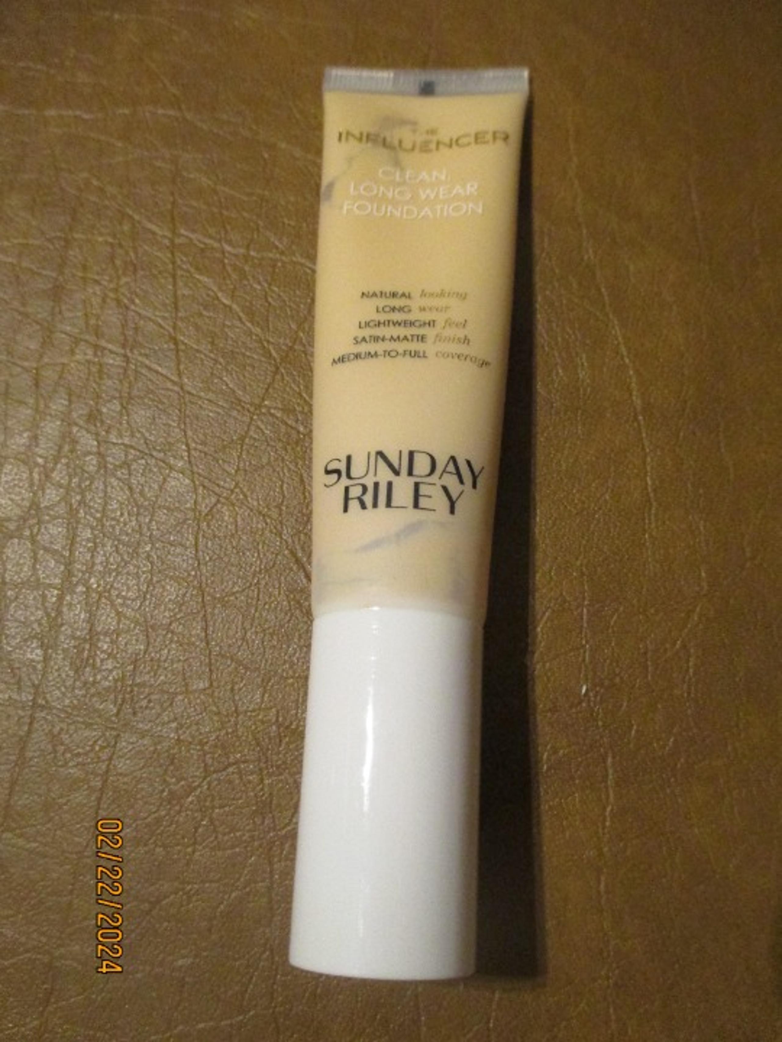 SUNDAY RILEY THE INFLUENCER CLEAN LONG WEARING FOUNDATION IN SHADE 100