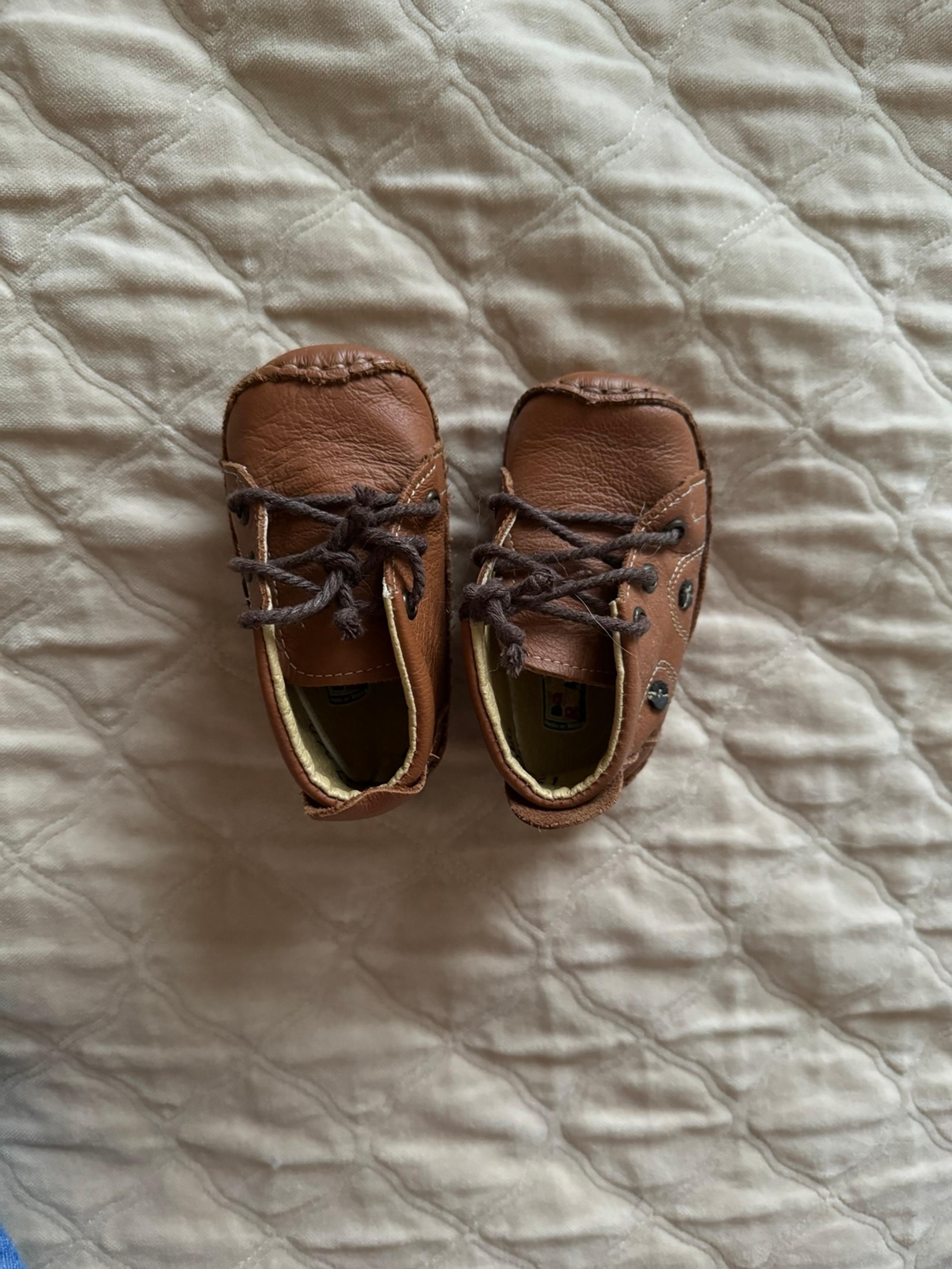 Baby leather shoes 6-12m