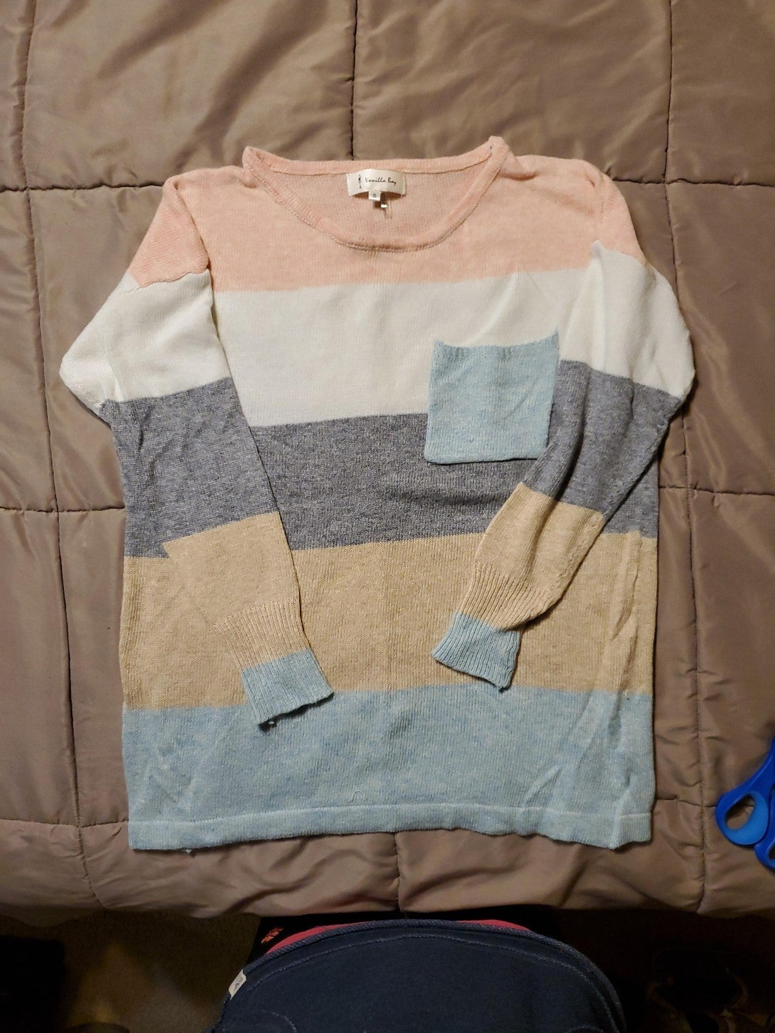 Women's Vanilla Bay sweater size small