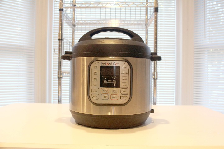 Instant Pot Duo 6 Quart 7in1 Multi-Use Pressure Cooker - brushed stainless stee