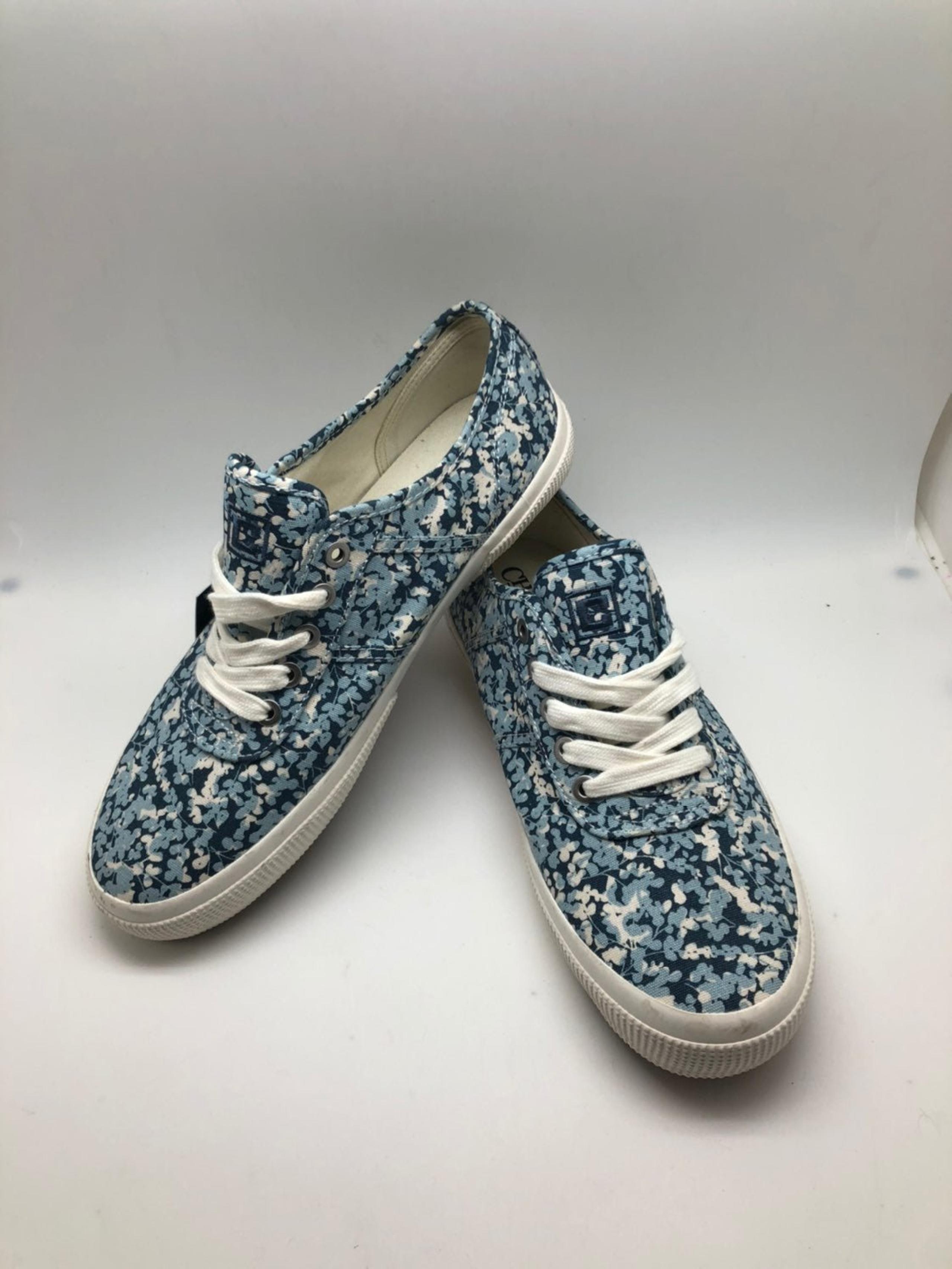 Chaps sz9.5 Floral Sneakers