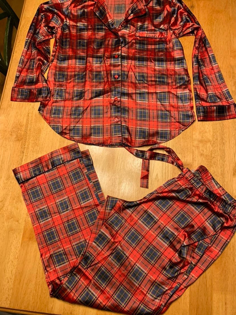 ~ VICTORIAS SECRET Red Black Plaid Silky PAJAMAS L PJ Top & Pants