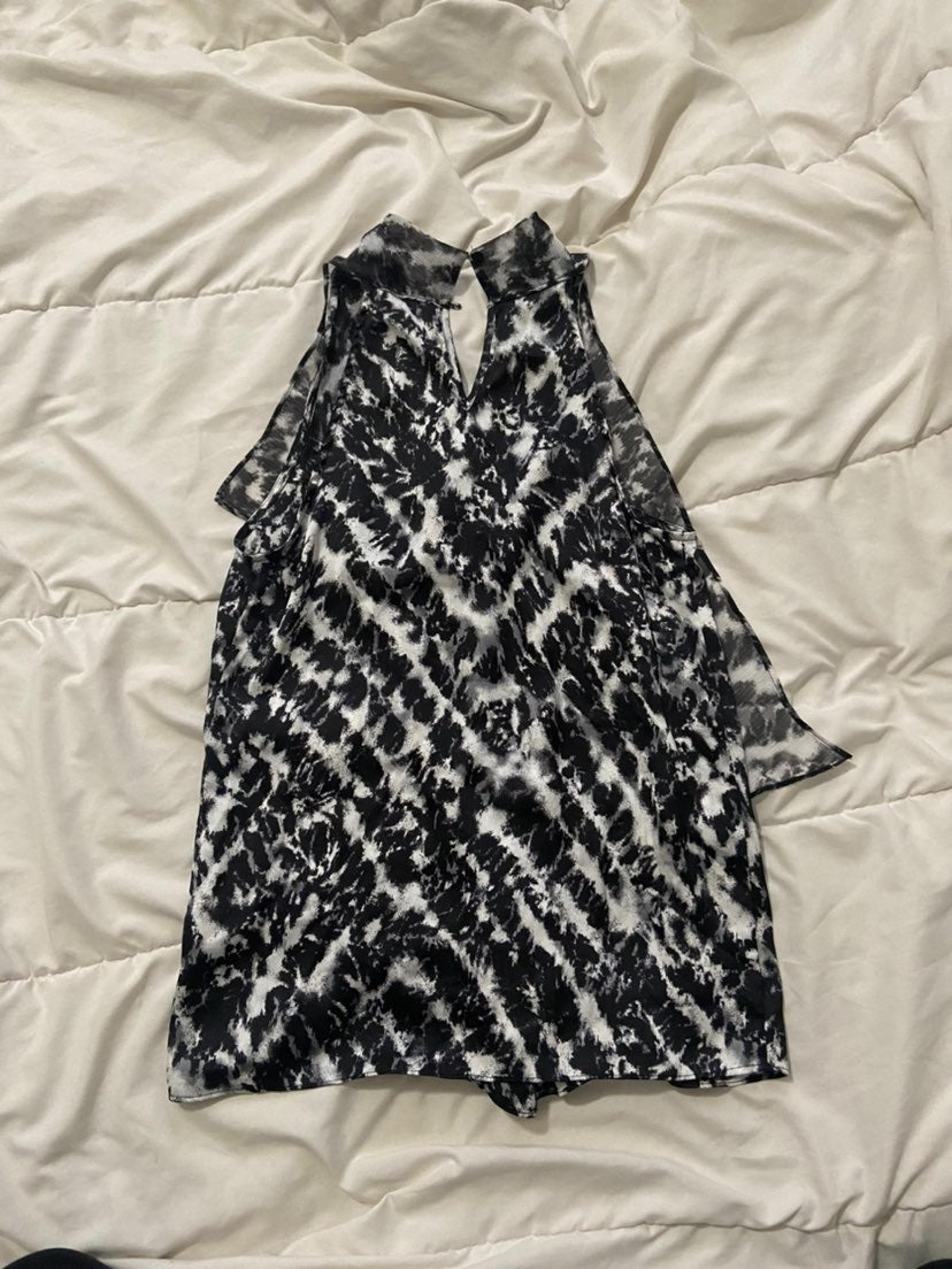 Violet & Claire flowy tank top