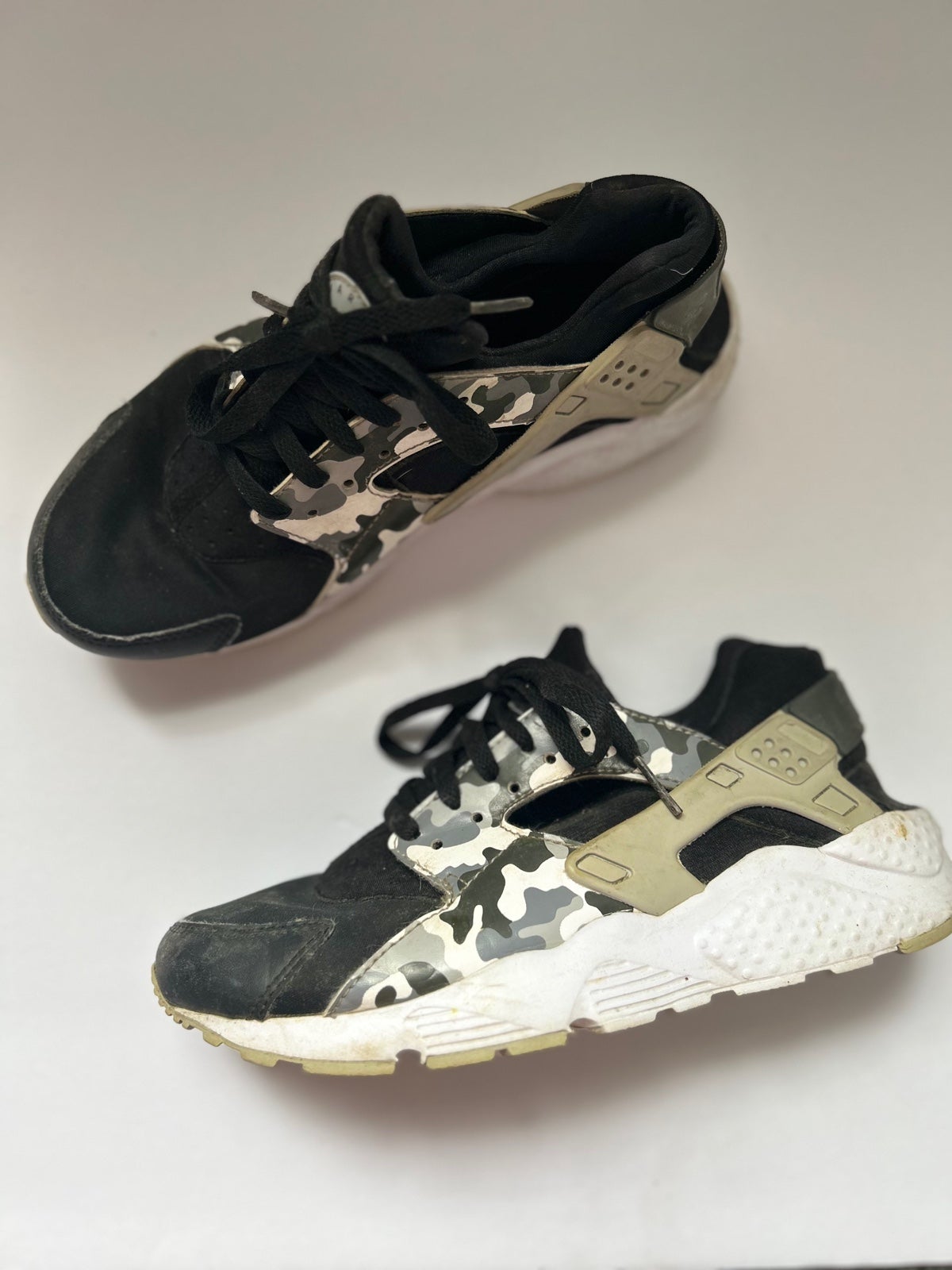 Nike huraches black/grey camo XF6044 Nike huraches black/grey camo XF6044