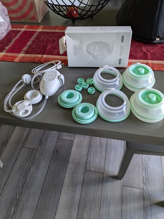 Elvie Stride Pump and Accessories