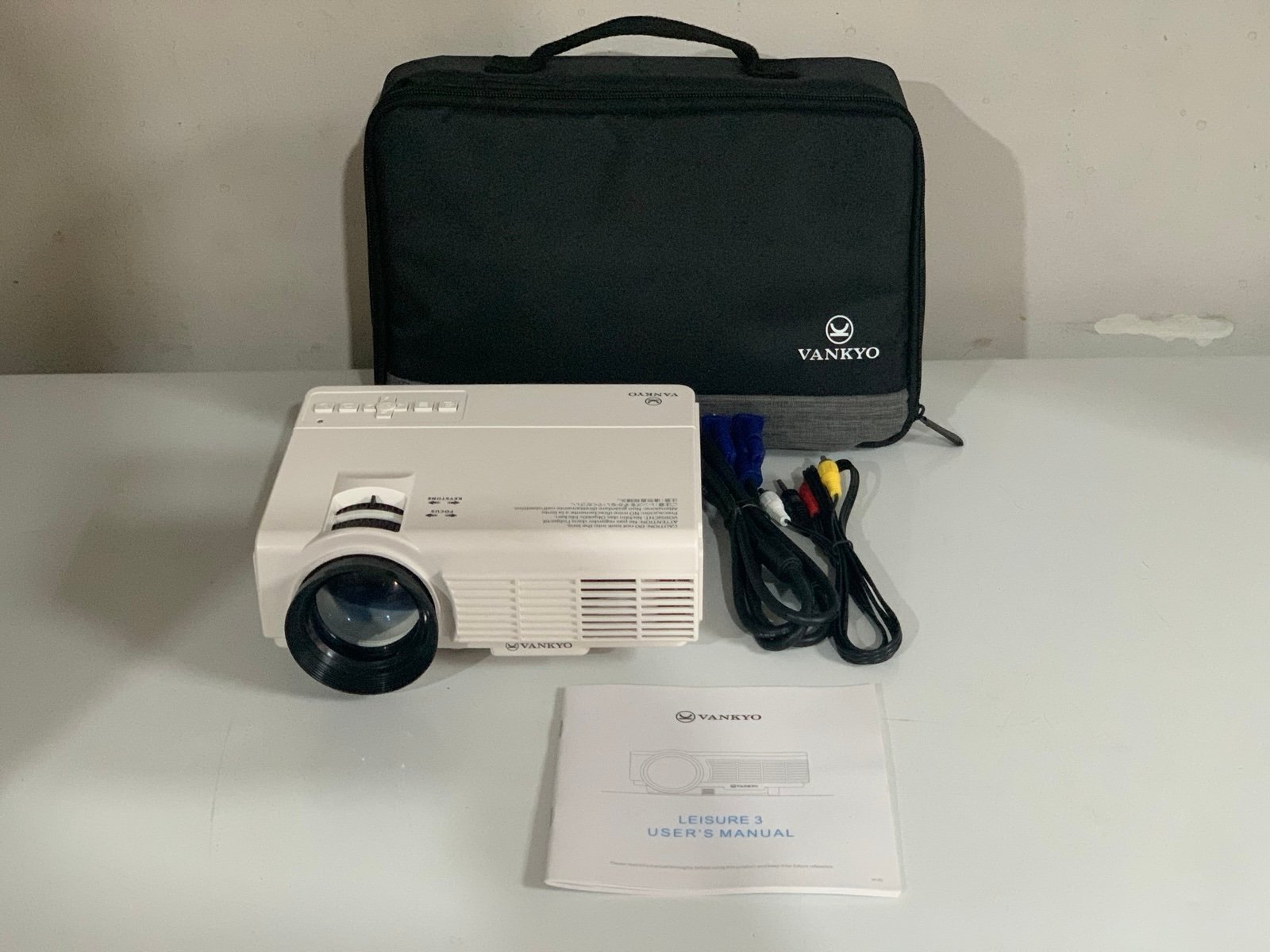 VANKYO Leisure 3 Q5 Portable Gaming Projector w/ Case HDMI 1080 Tested & Working