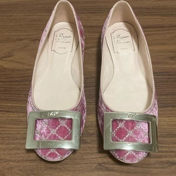 Roger Vivier Paris Belle Vivier Ballet Flat Pink Velvet/Silver Metallic Thread.