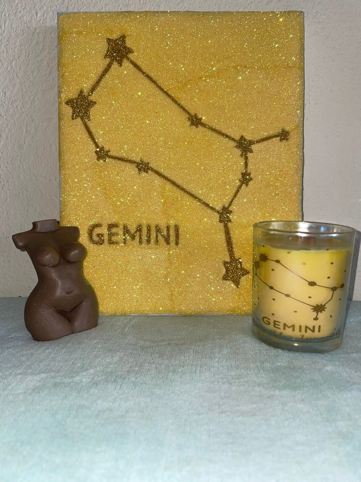 Zodiac candle and glitter art