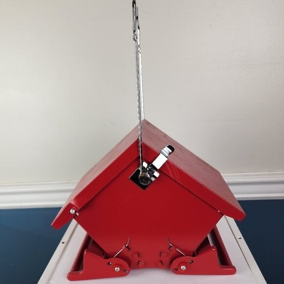 Akerue Industries Top Lock Red Metal Bird Feeder NWT