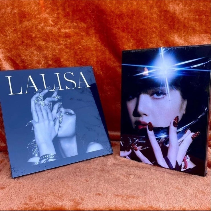 BLACKPINK LISA - 1ST SINGLE VINYL ALBUM LALISA & PHOTOBOOK