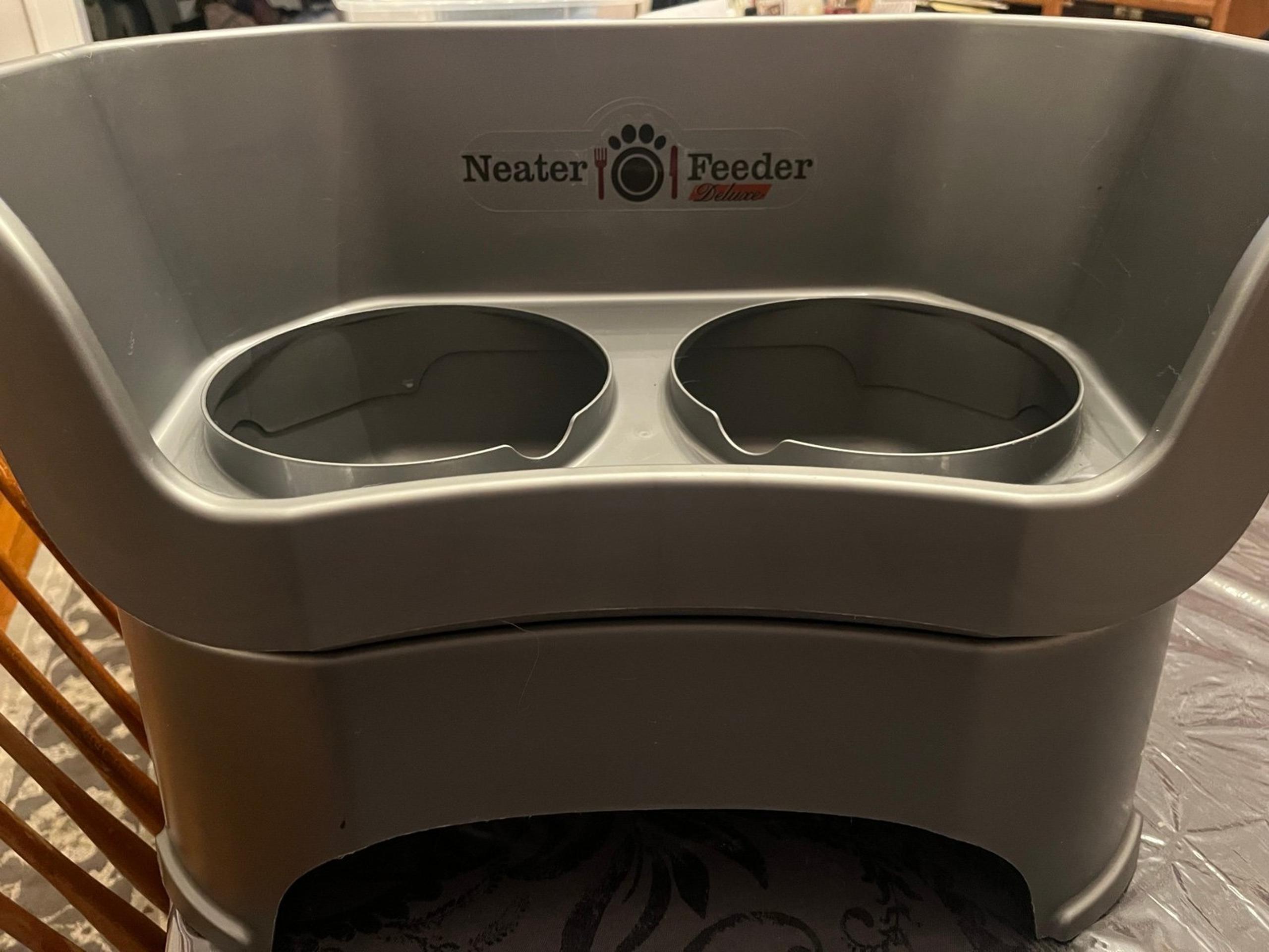 Neater feeder dog bowl