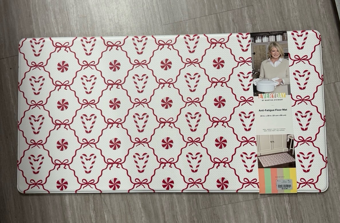 MARTHA STEWART CHRISTMAS COQUETTE BOWS AND PEOPERMINTS ANTI-FATIGUE KITCHEN MAT
