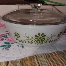 Pyrex dish with lid