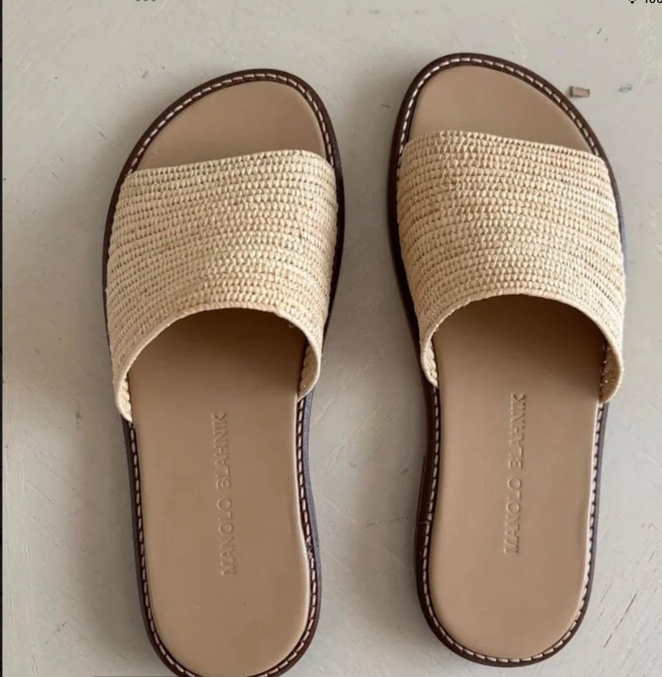 NWT Manolo Blahnik Sandals Size 37